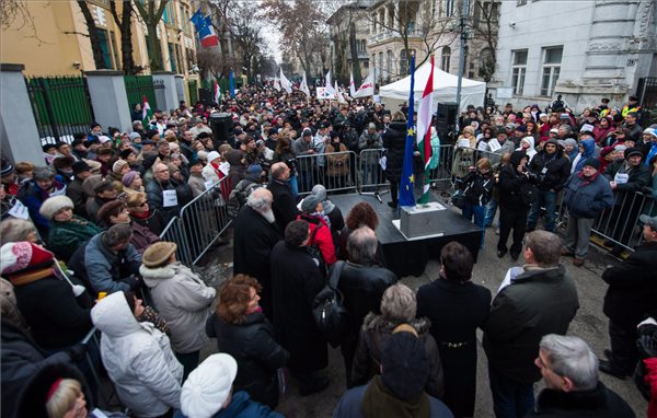 f2
