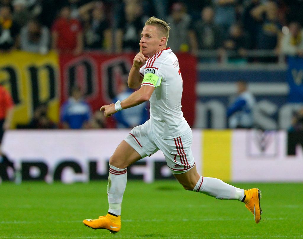 Dzsudzsák Balázs, miután gólt szerzett a labdarúgó Európa-bajnokság selejtezõjének F csoportjában vívott Románia-Magyarország találkozón a bukaresti Nemzeti Stadionban 2014. október 11-én. MTI Fotó: Illyés Tibor