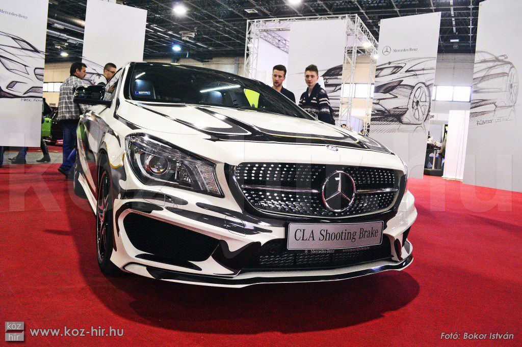 Idén immáron 10. alkalommal nyitotta meg kapuit a nagyközönség előtt Magyarország legjelentősebb autós-motoros kiállítása és vására a Hungexpón. A nemzetközi Autó, Motor és Tuning Show (AMTS) mára nem csak hazánk, de a közép-európai régió meghatározó eseményévé nőtte ki magát. Köz-Hír fotó: Bokor István