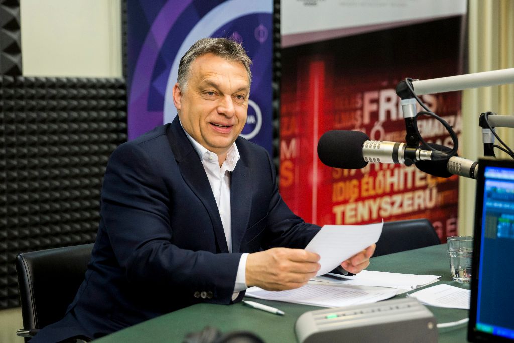 Orbán Viktor miniszterelnök interjút ad a Kossuth Rádió 180 perc címû mûsorában a Magyar Rádió stúdiójában 2015. április 10-én. MTI Fotó: Mohai Balázs