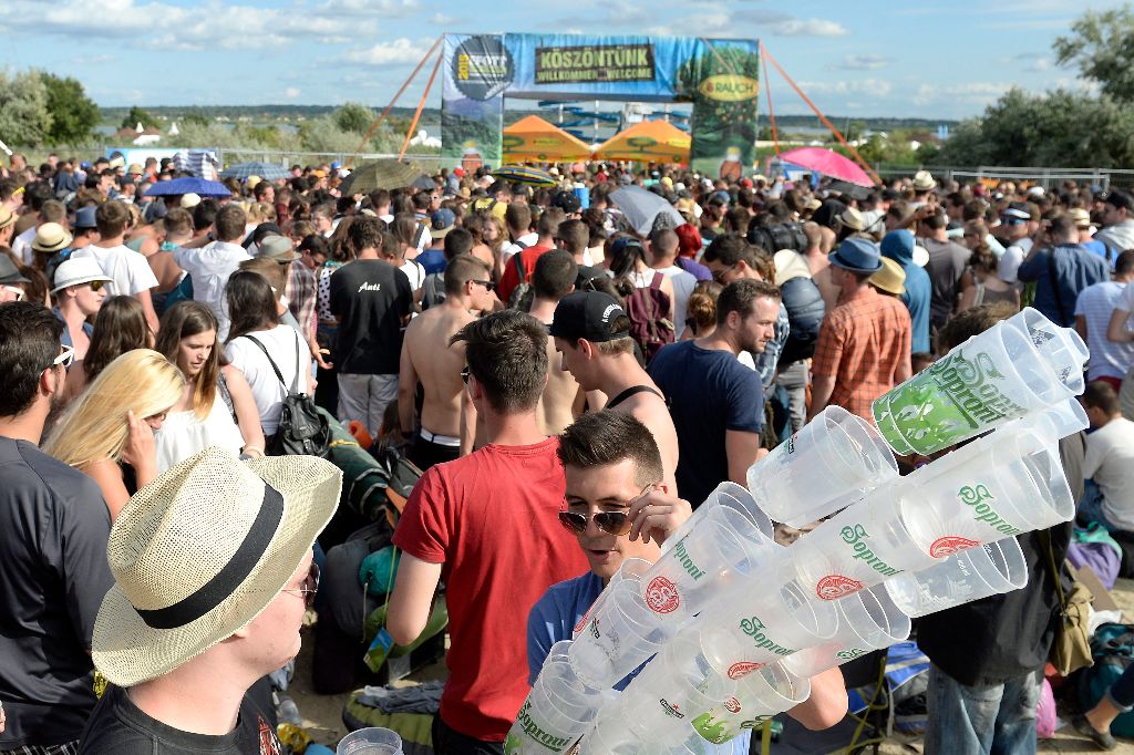 Velence, 2015. július 14. Résztvevõk a 40. alkalommal megrendezett Egyetemisták és Fõiskolások Országos Turisztikai Találkozóján (EFOTT) Velencén 2015. július 14-én. MTI Fotó: Kovács Tamás