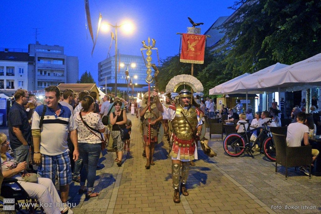 A GALÉRIÁHOZ KATTINTSON A KÉPRE!