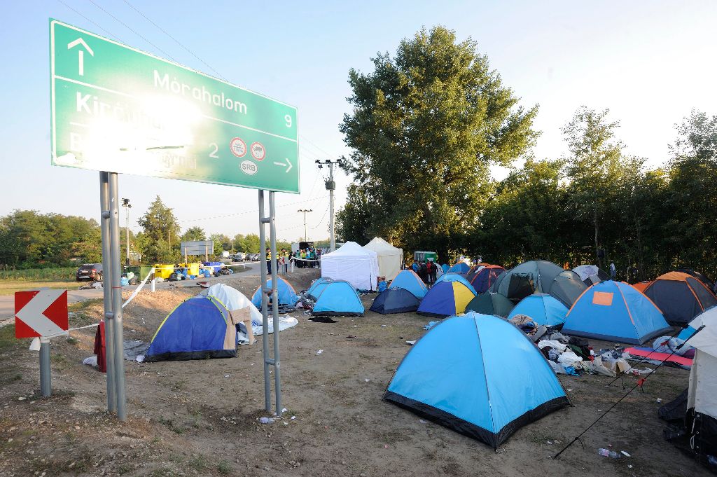Ásotthalom, 2015. szeptember 13. Migránsok sátrai a magyar-szerb határ közelében, Ásotthalom térségében 2015. szeptember 13-án. MTI Fotó: Kelemen Zoltán Gergely