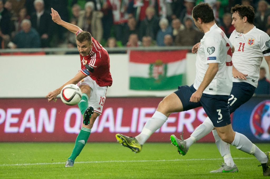 Budapest, 2015. november 15. Priskin Tamás gólt lõ a Magyarország-Norvégia labdarúgó Európa-bajnoki pótselejtezõ mérkõzésen a budapesti Groupama Arénában 2015. november 15-én. MTI Fotó: Koszticsák Szilárd