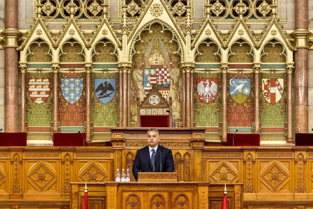 Budapest, 2016. november 10. Orbán Viktor miniszterelnök beszédet mond a Szent Márton és Európa címû ünnepi konferencián az Országház Felsõházi termében 2016. november 10-én. MTI Fotó: Szigetváry Zsolt
